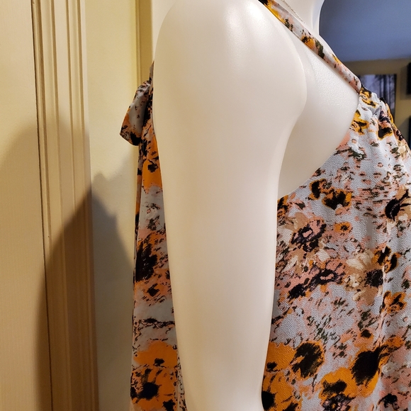 Aritzia- Wilfred Flowy Floral Halter Top Sz XS - Picture 4 of 10
